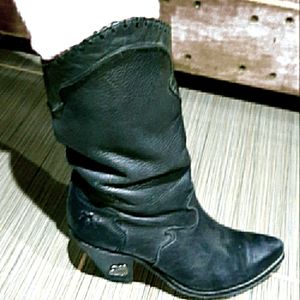 Zodiac cowgirl boots